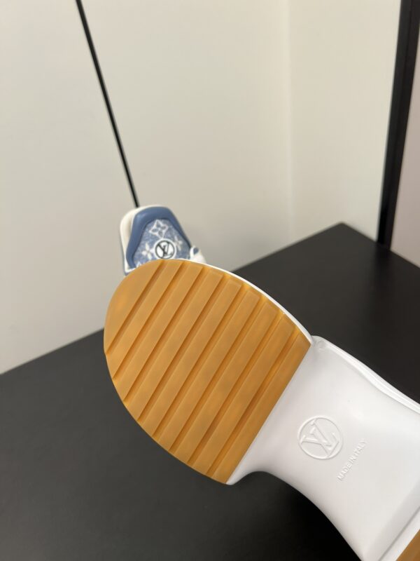 Louis Vuitton - LV Archlight Sneaker