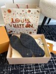 Louis Vuitton - Neo Run Away Sneaker