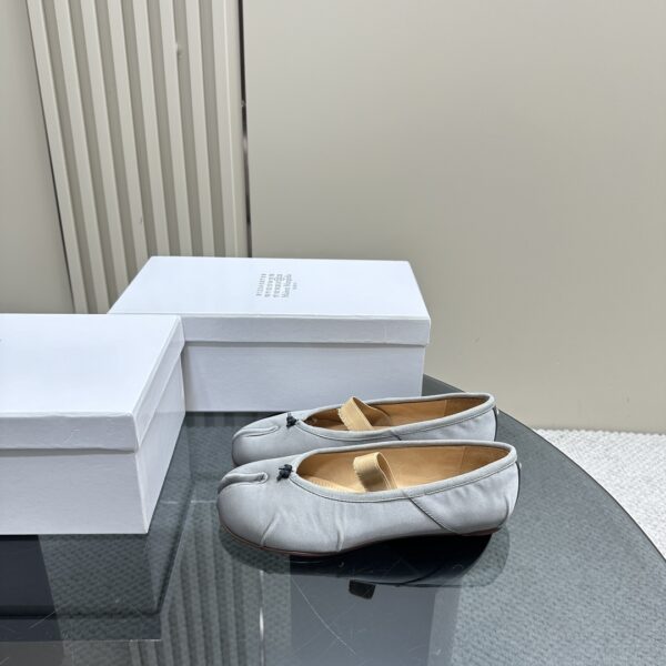 Maison Margiela - Tabi Elastic Band Ballerina