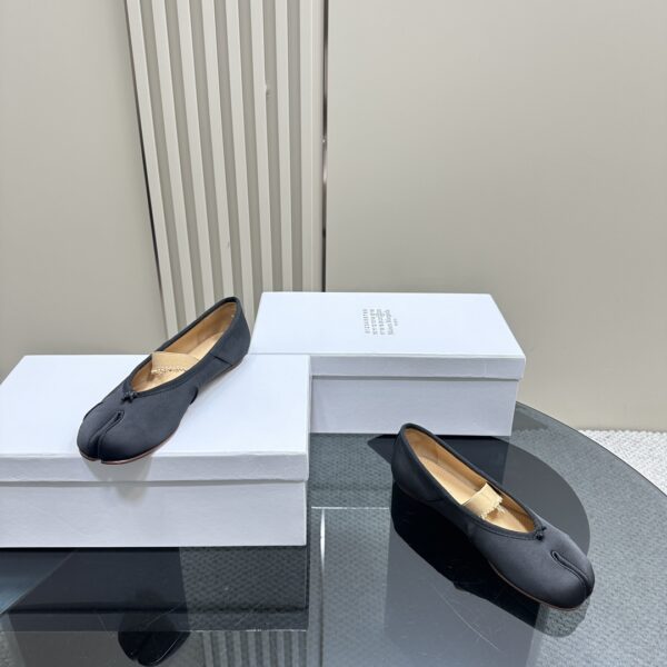 Maison Margiela - Tabi Elastic Band Ballerina