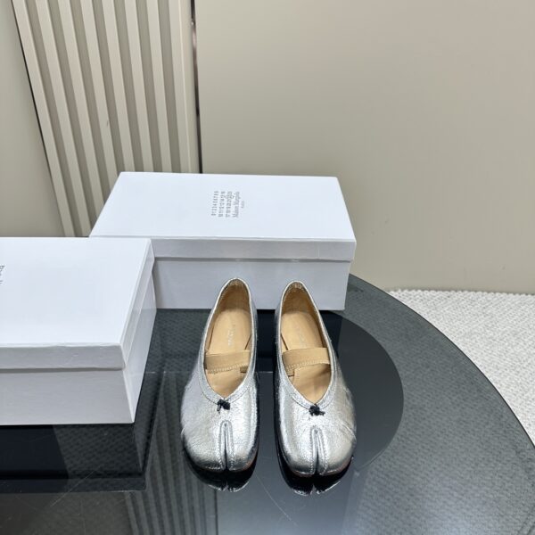Maison Margiela - Tabi Elastic Band Ballerina