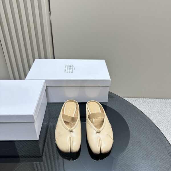 Maison Margiela - Tabi Elastic Band Mule