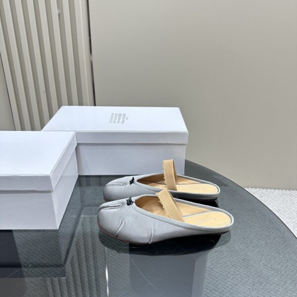 Maison Margiela - Tabi Elastic Band Mule