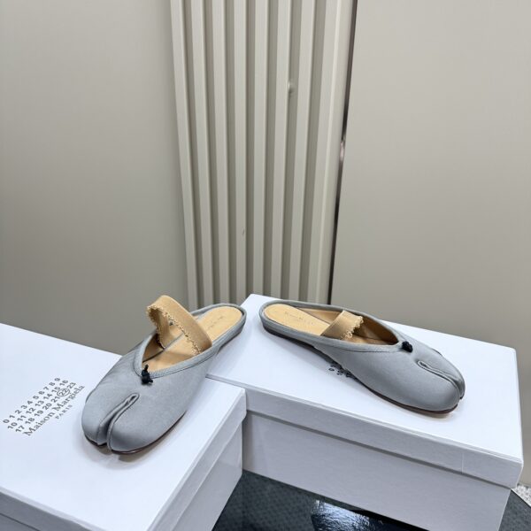Maison Margiela - Tabi Elastic Band Mule