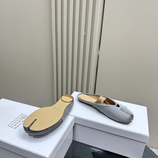 Maison Margiela - Tabi Elastic Band Mule