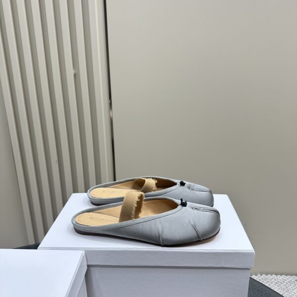 Maison Margiela - Tabi Elastic Band Mule
