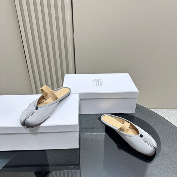 Maison Margiela - Tabi Elastic Band Mule