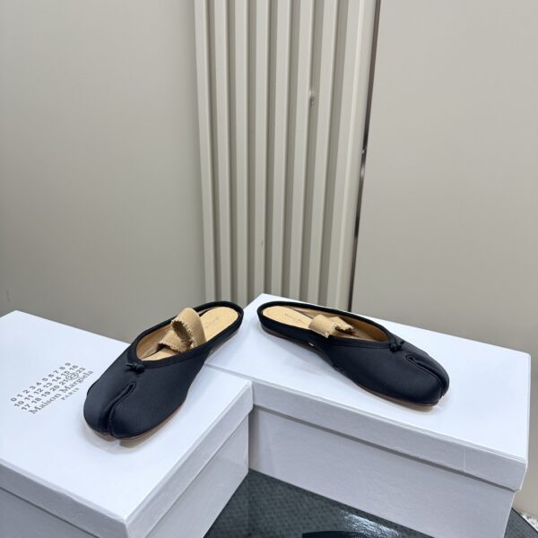 Maison Margiela - Tabi Elastic Band Mule