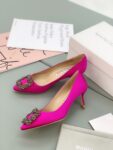 Manolo Blahnik - Hangisi