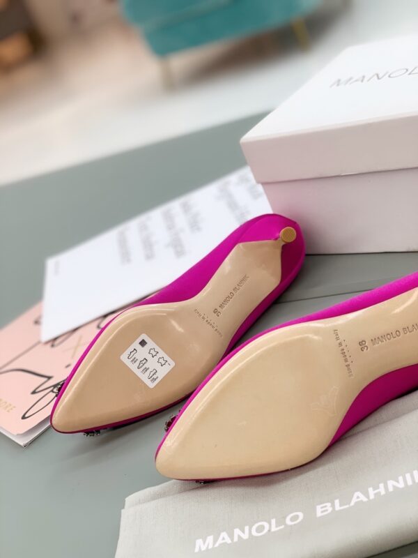 Manolo Blahnik - Hangisi