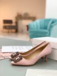 Manolo Blahnik - Hangisi