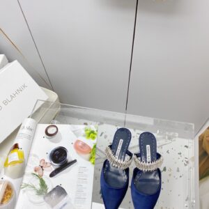Manolo Blahnik - Lutara Mules Flat