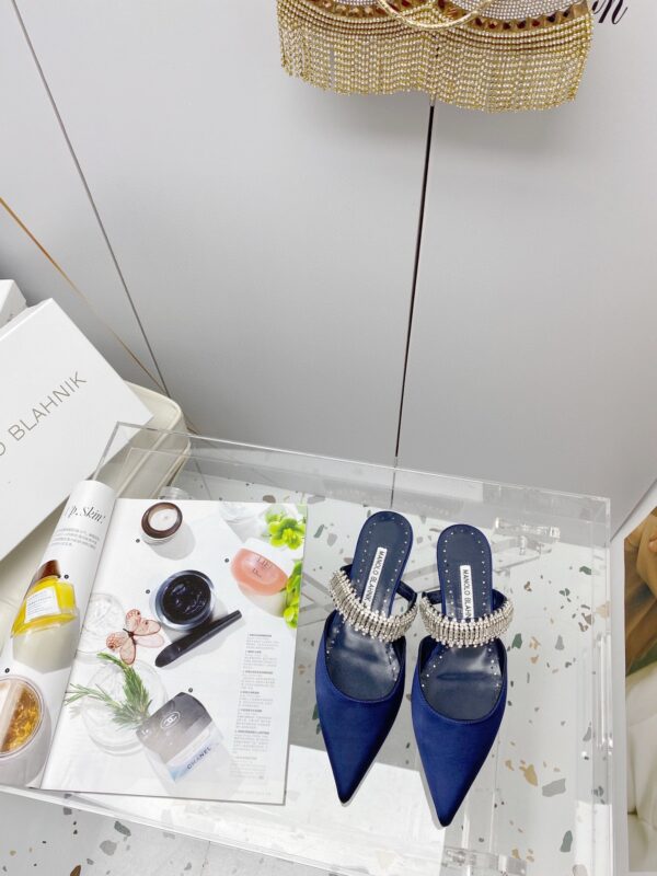 Manolo Blahnik - Lutara Mules Flat