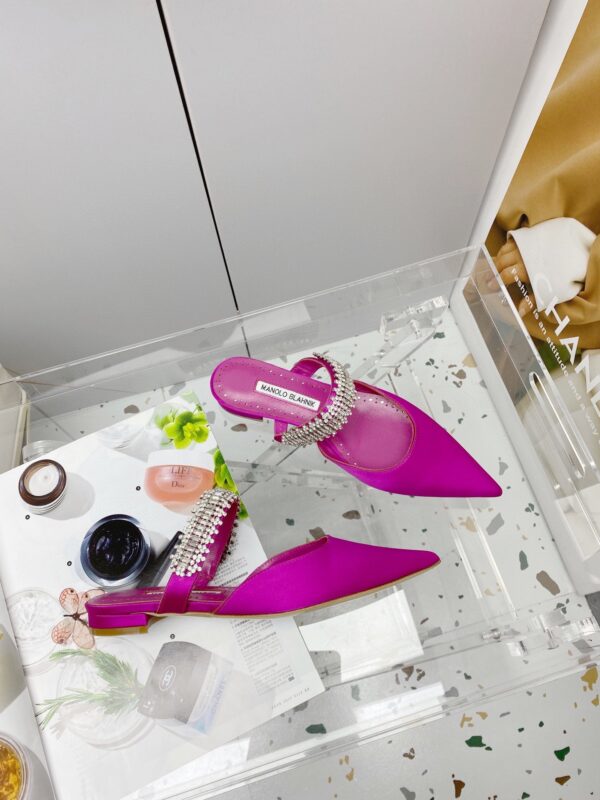 Manolo Blahnik - Lutara Mules Flat