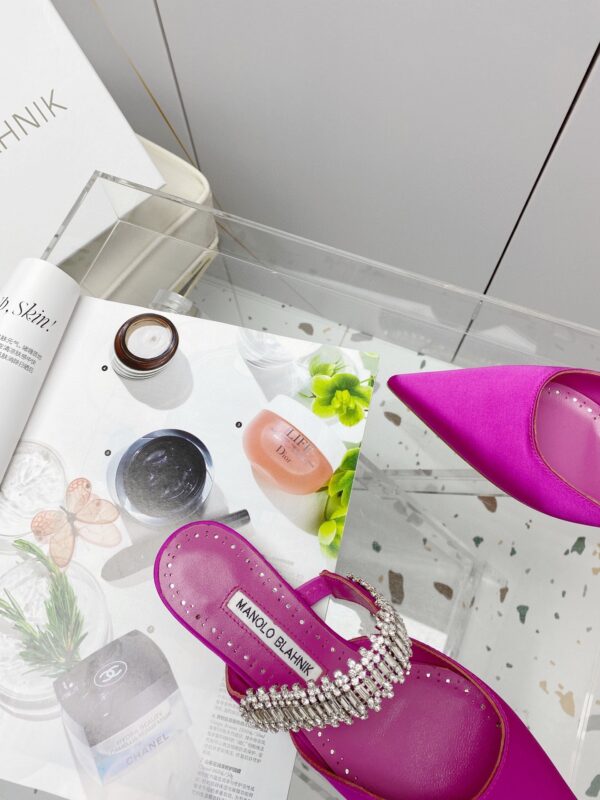 Manolo Blahnik - Lutara Mules Flat