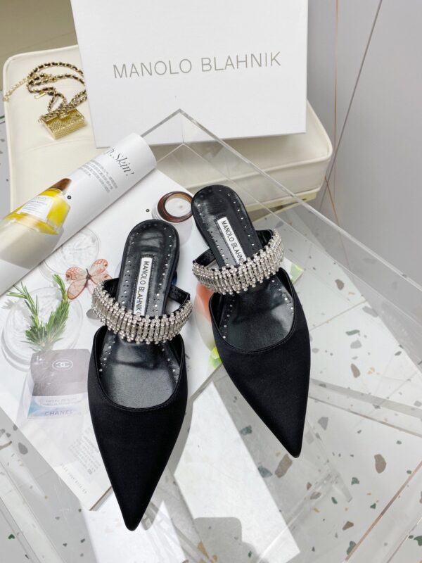 Manolo Blahnik - Lutara Mules Flat