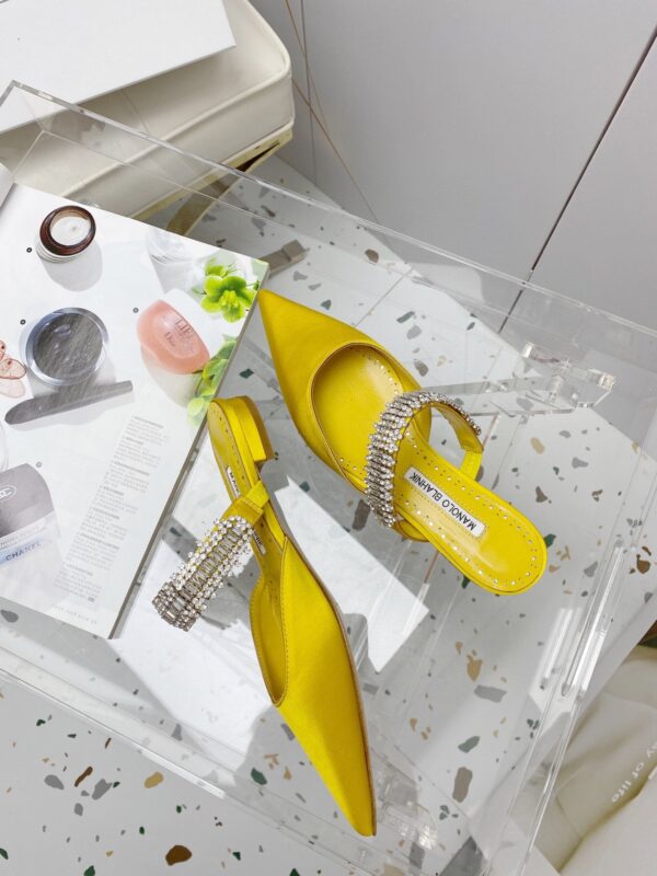 Manolo Blahnik - Lutara Mules Flat