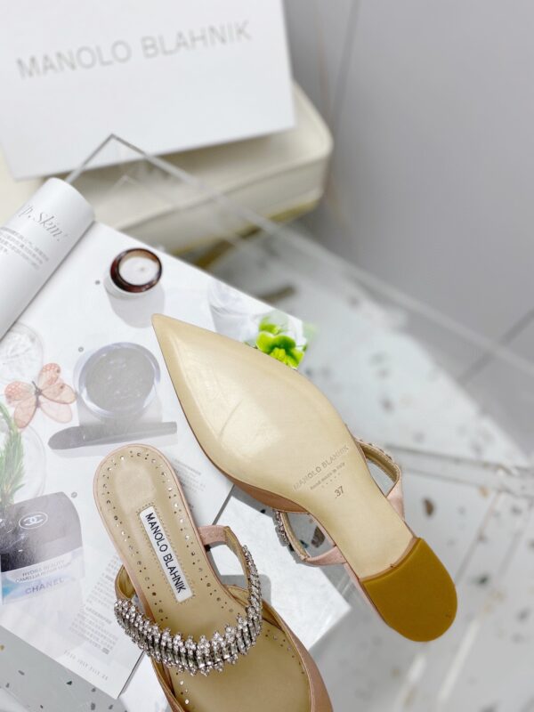 Manolo Blahnik - Lutara Mules Flat
