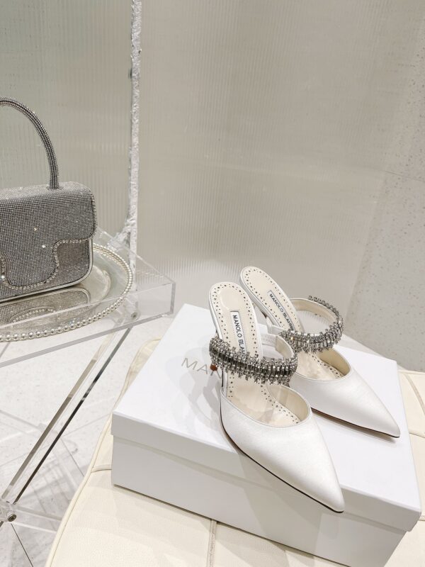 Manolo Blahnik - Lutara Mules
