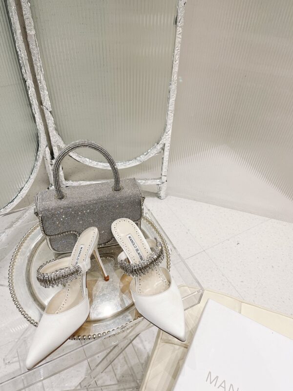 Manolo Blahnik - Lutara Mules