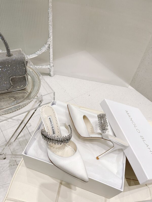 Manolo Blahnik - Lutara Mules
