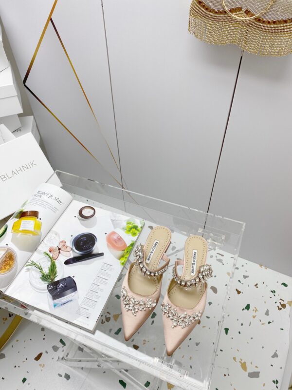 Manolo Blahnik - Lurum Flat