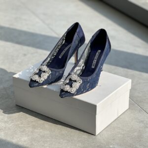 Manolo Blahnik - Hangisi Lace