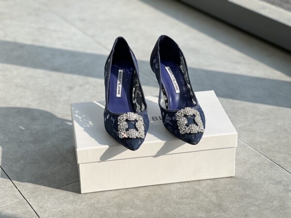 Manolo Blahnik - Hangisi Lace