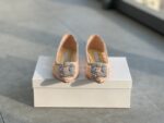 Manolo Blahnik - Hangisi Lace Flat