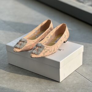 Manolo Blahnik - Hangisi Lace Flat