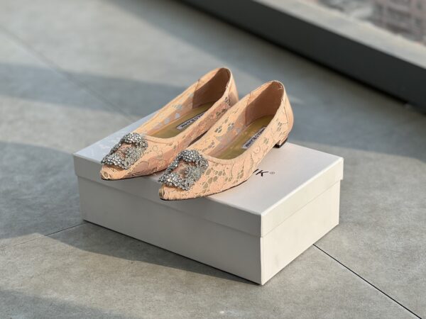 Manolo Blahnik - Hangisi Lace Flat