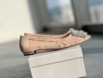 Manolo Blahnik - Hangisi Lace Flat