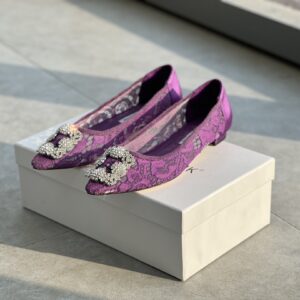 Manolo Blahnik - Hangisi Lace Flat