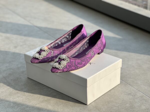 Manolo Blahnik - Hangisi Lace Flat