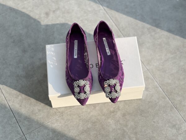 Manolo Blahnik - Hangisi Lace Flat
