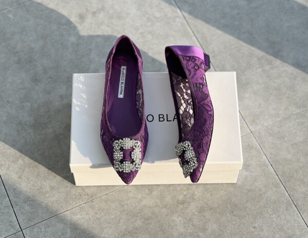 Manolo Blahnik - Hangisi Lace Flat