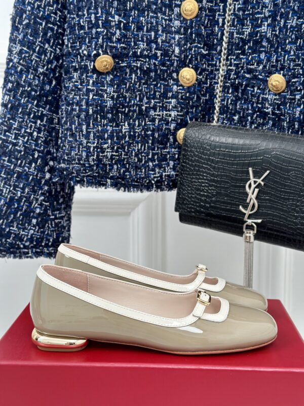 Roger Vivier - Viv' Podium Ballerinas in Patent Leather