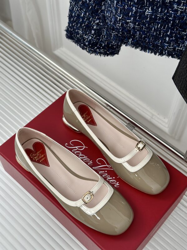Roger Vivier - Viv' Podium Ballerinas in Patent Leather