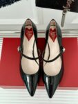Roger Vivier - Mary Jane Virgule Pumps in Patent Leather