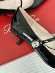 Roger Vivier - Mary Jane Virgule Pumps in Patent Leather