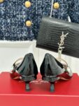 Roger Vivier - Mary Jane Virgule Pumps in Patent Leather