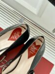 Roger Vivier - Mary Jane Virgule Pumps in Patent Leather