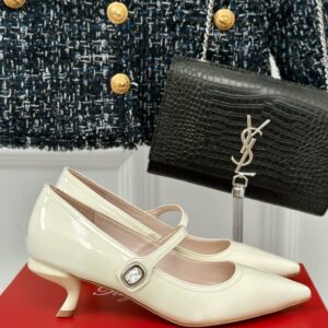 Roger Vivier - Mary Jane Virgule Pumps in Patent Leather