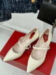 Roger Vivier - Mary Jane Virgule Pumps in Patent Leather