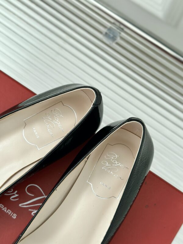 Roger Vivier - Belle Vivier Ballerinas in Patent Leather