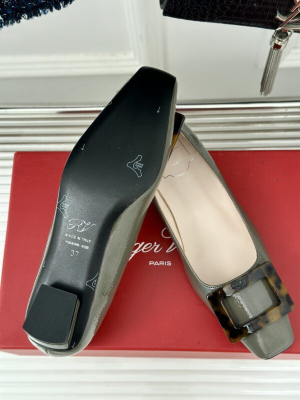 Roger Vivier - Belle Vivier Ballerinas in Patent Leather