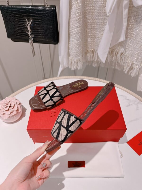 Valentino - Toile Iconographe Slide Sandal