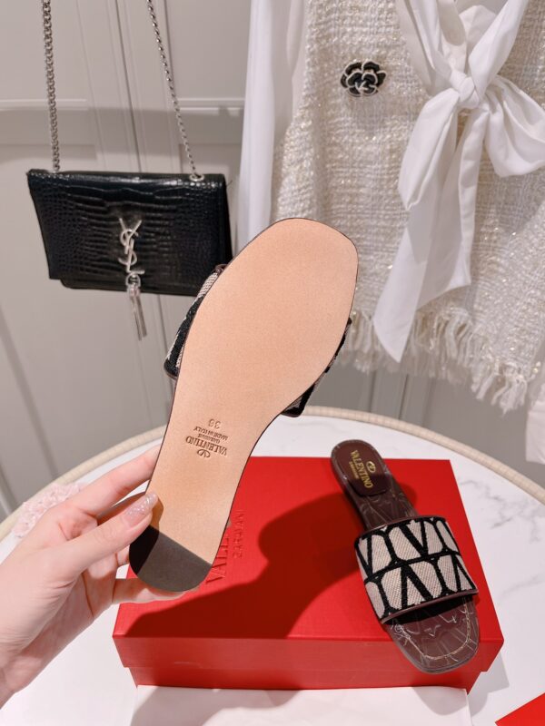Valentino - Toile Iconographe Slide Sandal