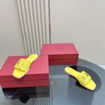 Valentino - Vlogo Cut-Out Calfskin Slide Sandal