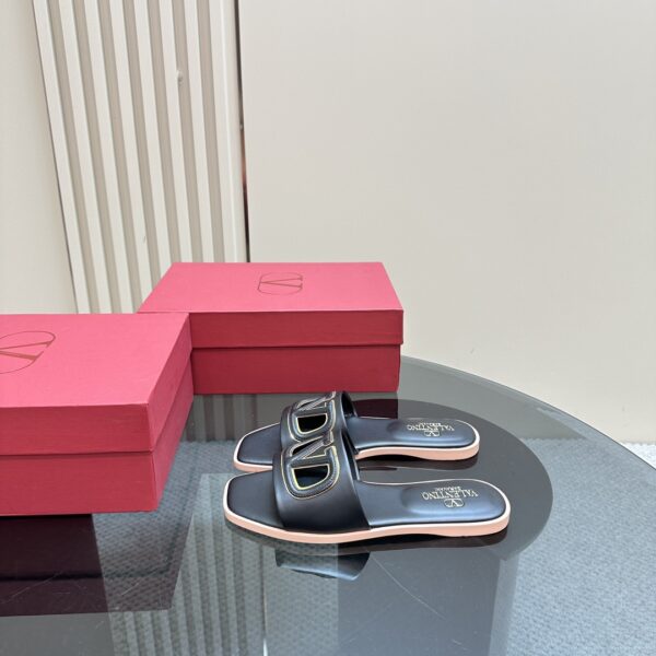 Valentino - Vlogo Cut-Out Calfskin Slide Sandal
